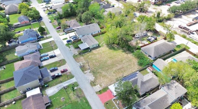 8226 Cannon Street, Houston, TX 77051