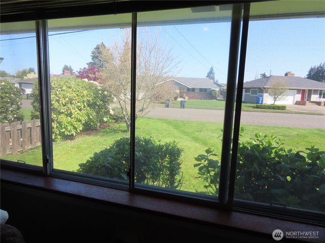 2108 Tacoma Road E, Puyallup, WA 98371