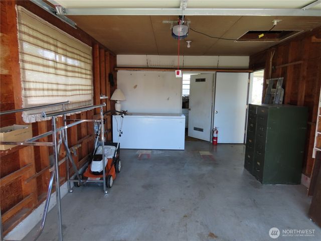 2108 Tacoma Road E, Puyallup, WA 98371