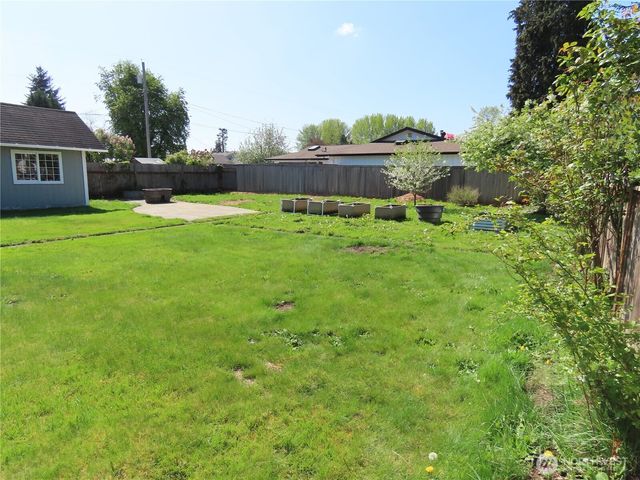 2108 Tacoma Road E, Puyallup, WA 98371