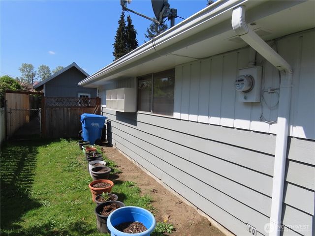 2108 Tacoma Road E, Puyallup, WA 98371
