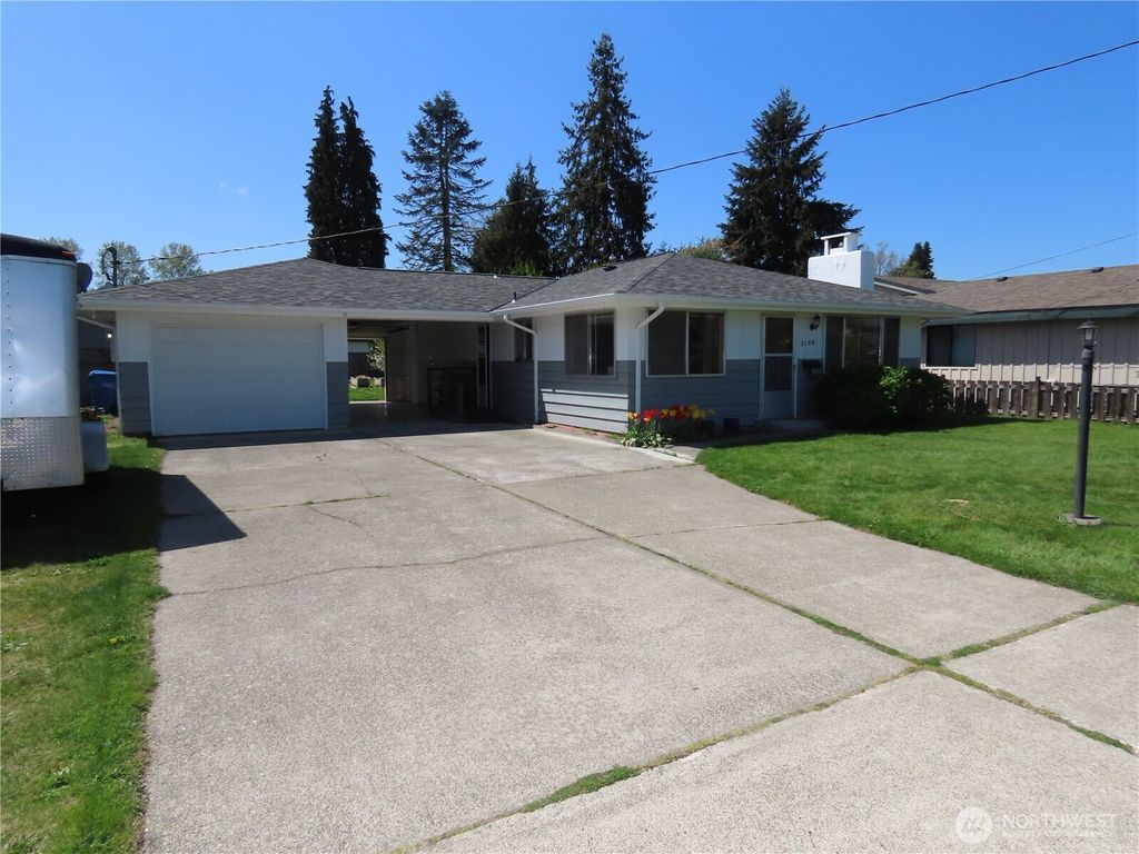 2108 Tacoma Road E, Puyallup, WA 98371
