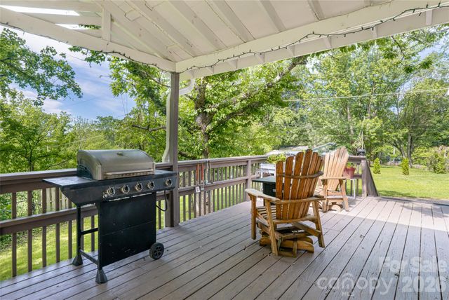 345 Lower Grassy Branch Road, Asheville, NC 28805