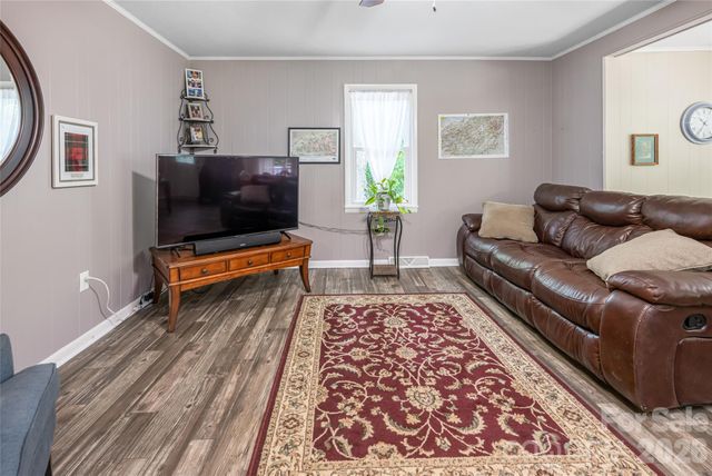 345 Lower Grassy Branch Road, Asheville, NC 28805