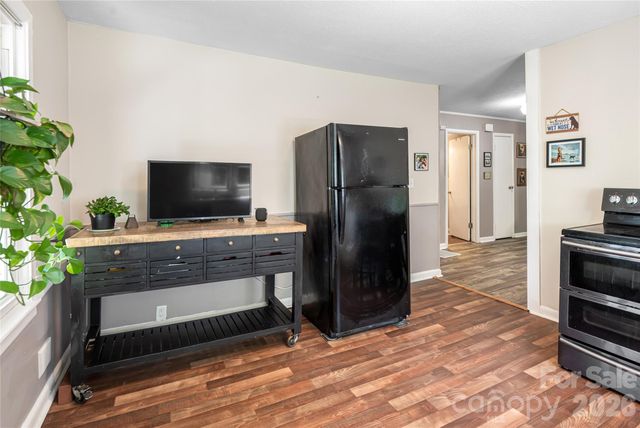 345 Lower Grassy Branch Road, Asheville, NC 28805