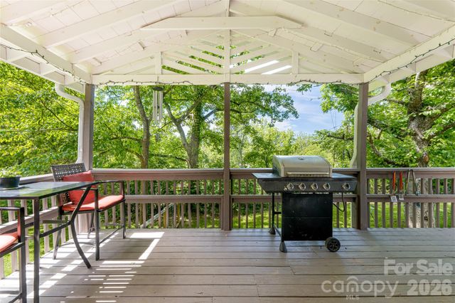 345 Lower Grassy Branch Road, Asheville, NC 28805