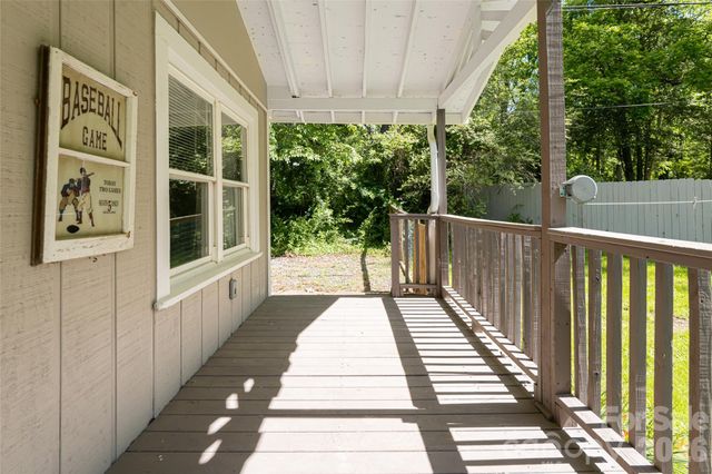 345 Lower Grassy Branch Road, Asheville, NC 28805