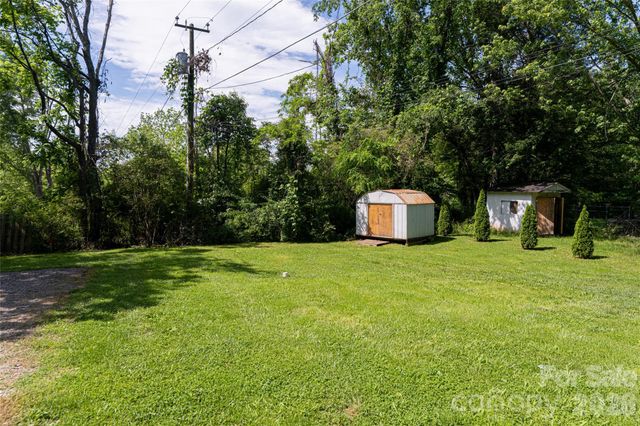 345 Lower Grassy Branch Road, Asheville, NC 28805