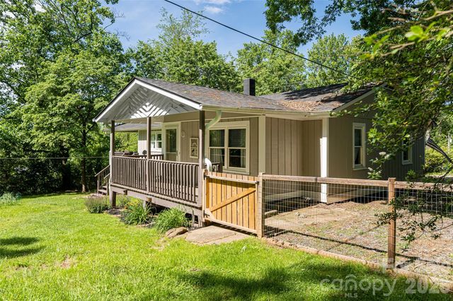 345 Lower Grassy Branch Road, Asheville, NC 28805
