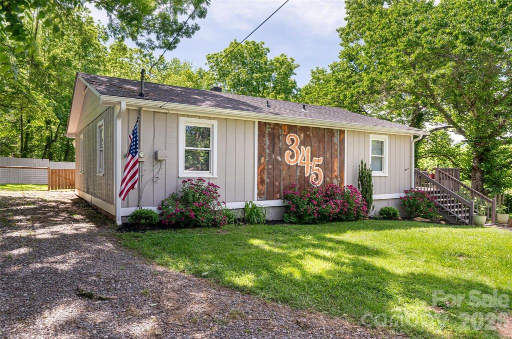 345 Lower Grassy Branch Road, Asheville, NC 28805