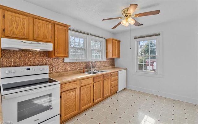 4403 HARVARD Avenue, Greensboro, NC 27407