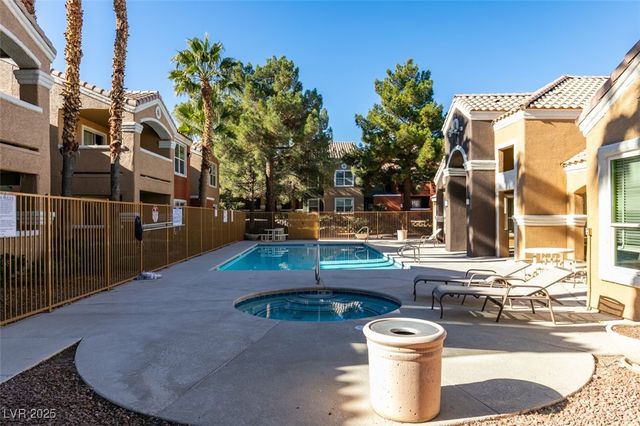 8101 West Flamingo Road 2113, Las Vegas, NV 89147