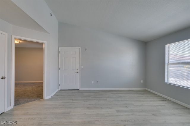 8101 West Flamingo Road 2113, Las Vegas, NV 89147