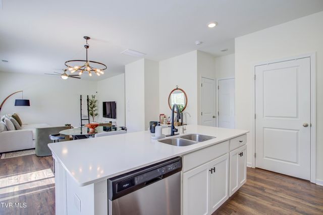 2564 Bridgeforth Crossing, Kingsport, TN 37664