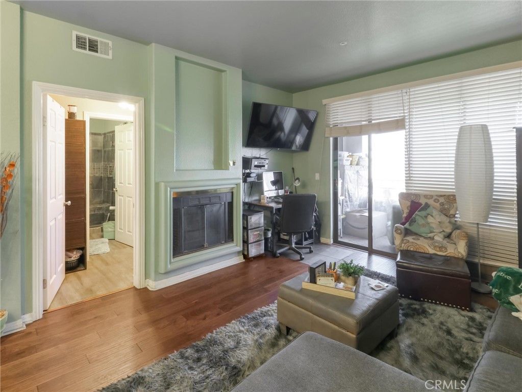555 Maine Avenue 219, Long Beach, CA 90802