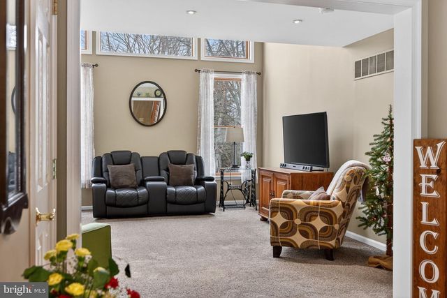 712 BROAD ST, Perkasie, PA 18944