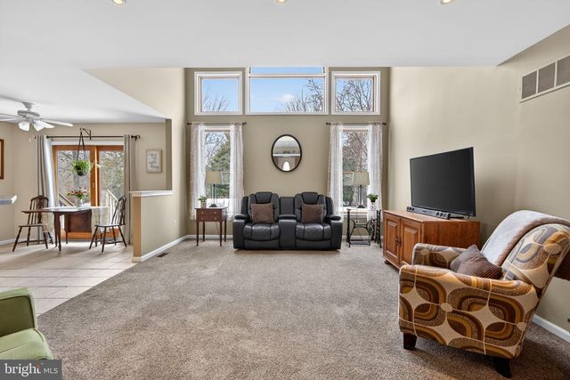 712 BROAD ST, Perkasie, PA 18944