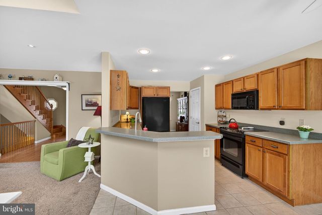 712 BROAD ST, Perkasie, PA 18944