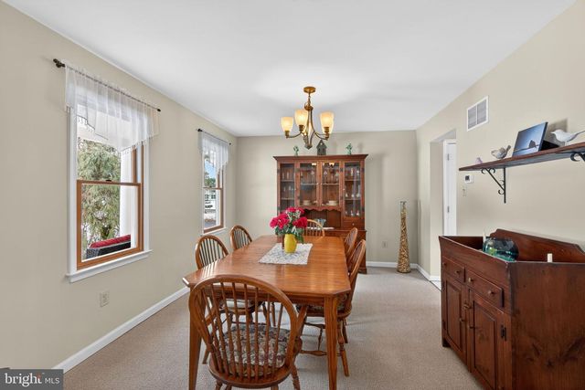 712 BROAD ST, Perkasie, PA 18944