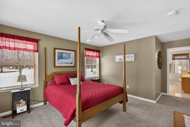 712 BROAD ST, Perkasie, PA 18944