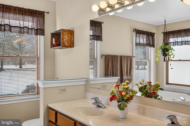 712 BROAD ST, Perkasie, PA 18944