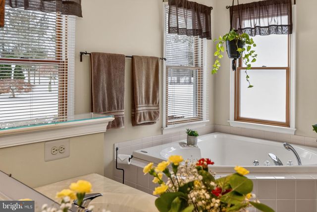 712 BROAD ST, Perkasie, PA 18944