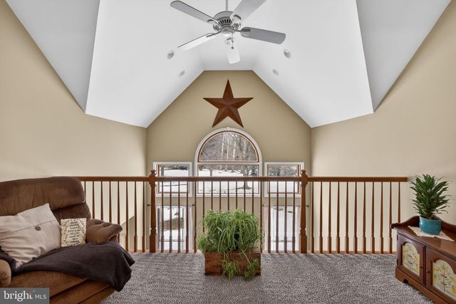 712 BROAD ST, Perkasie, PA 18944