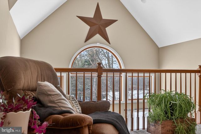 712 BROAD ST, Perkasie, PA 18944