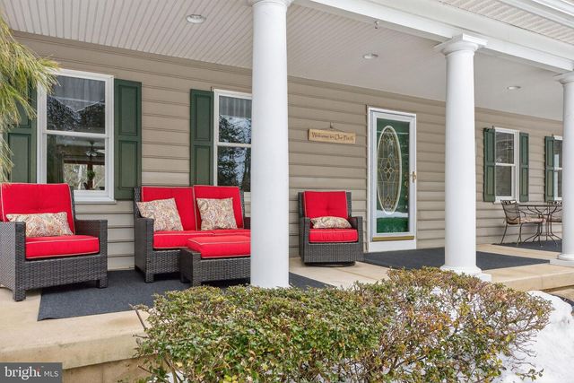 712 BROAD ST, Perkasie, PA 18944