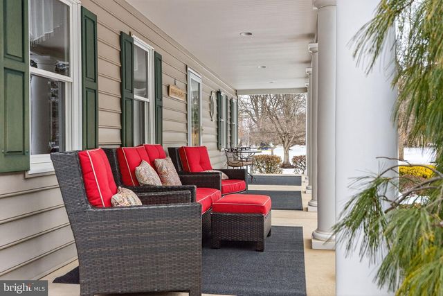 712 BROAD ST, Perkasie, PA 18944