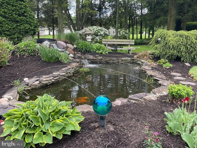 712 BROAD ST, Perkasie, PA 18944