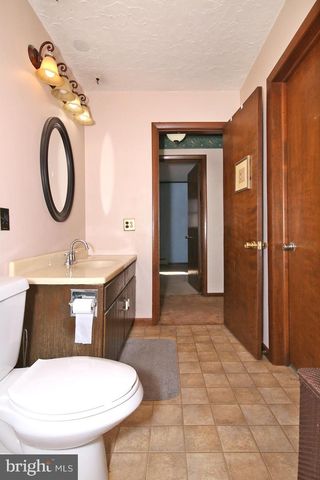 68 EISENHAUER RD, Myerstown, PA 17067