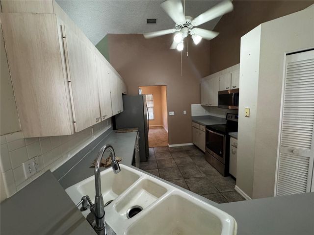 7026 85TH STREET COURT E, Bradenton, FL 34202