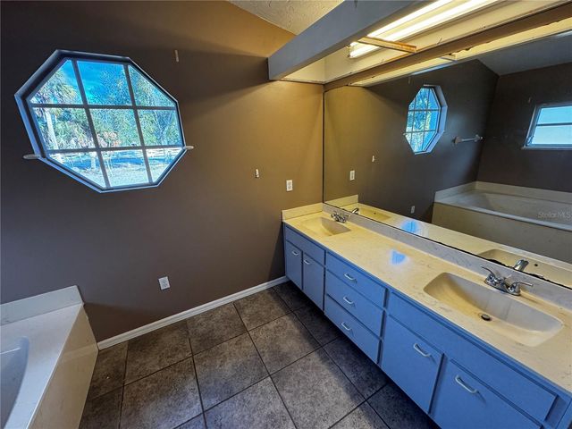 7026 85TH STREET COURT E, Bradenton, FL 34202