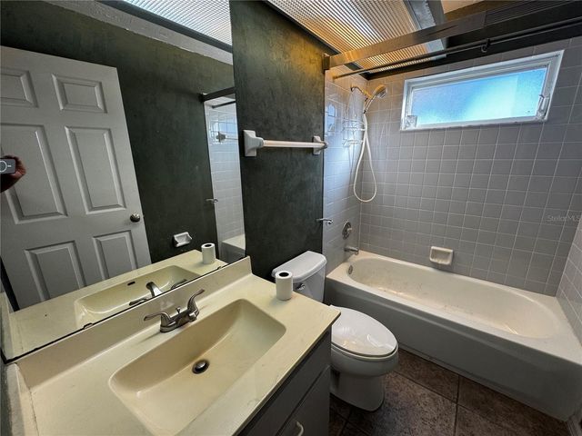 7026 85TH STREET COURT E, Bradenton, FL 34202