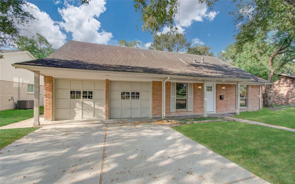 5746 Cartagena Street, Houston, TX 77035