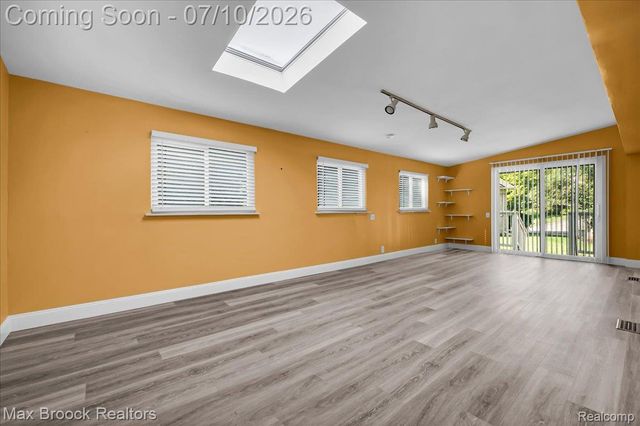 5229 Simpson Lake Road, West Bloomfield Charter Township, MI 48323