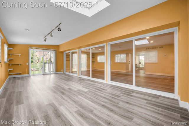 5229 Simpson Lake Road, West Bloomfield Charter Township, MI 48323