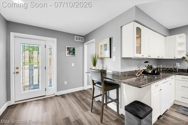 5229 Simpson Lake Road, West Bloomfield Charter Township, MI 48323