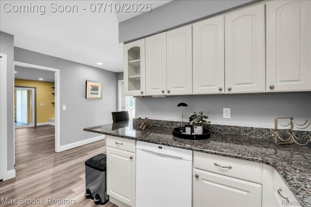 5229 Simpson Lake Road, West Bloomfield Charter Township, MI 48323