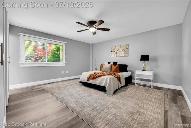 5229 Simpson Lake Road, West Bloomfield Charter Township, MI 48323