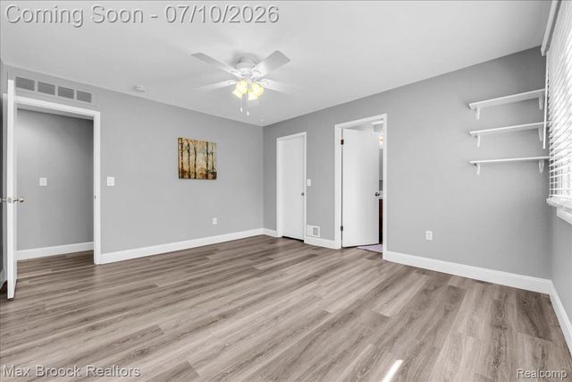 5229 Simpson Lake Road, West Bloomfield Charter Township, MI 48323