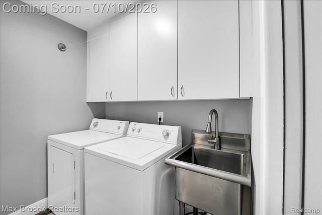 5229 Simpson Lake Road, West Bloomfield Charter Township, MI 48323