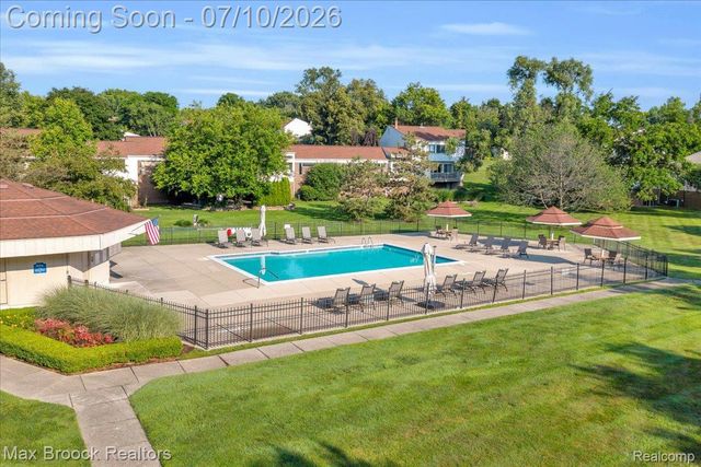 5229 Simpson Lake Road, West Bloomfield Charter Township, MI 48323