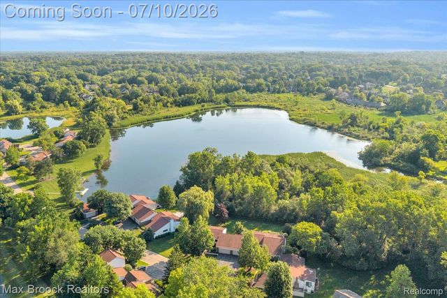 5229 Simpson Lake Road, West Bloomfield Charter Township, MI 48323