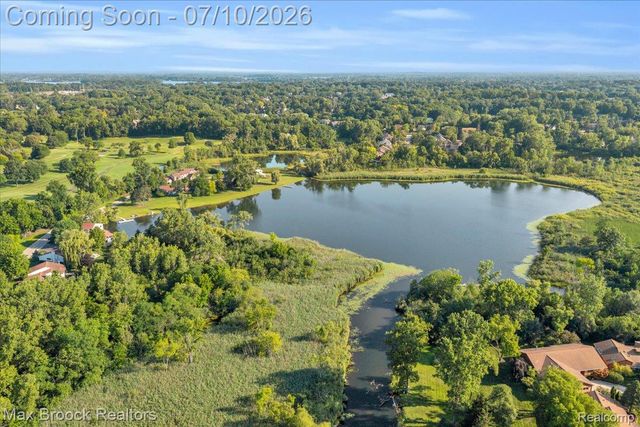 5229 Simpson Lake Road, West Bloomfield Charter Township, MI 48323