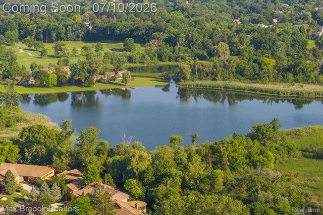 5229 Simpson Lake Road, West Bloomfield Charter Township, MI 48323