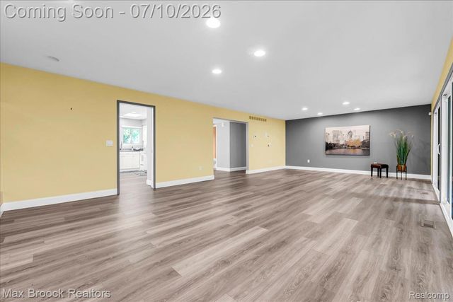 5229 Simpson Lake Road, West Bloomfield Charter Township, MI 48323