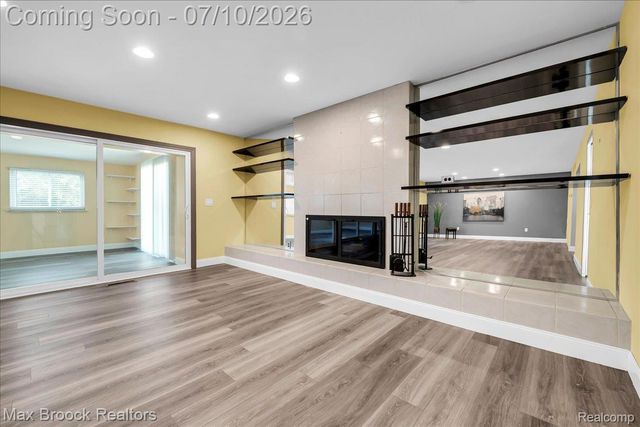 5229 Simpson Lake Road, West Bloomfield Charter Township, MI 48323