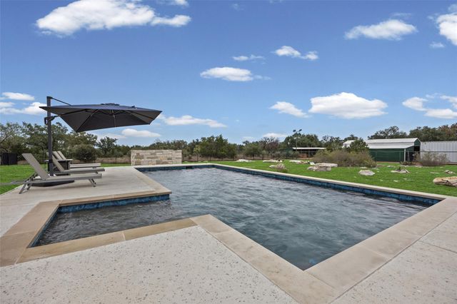 225 Spicewood Trails DR, Spicewood, TX 78669